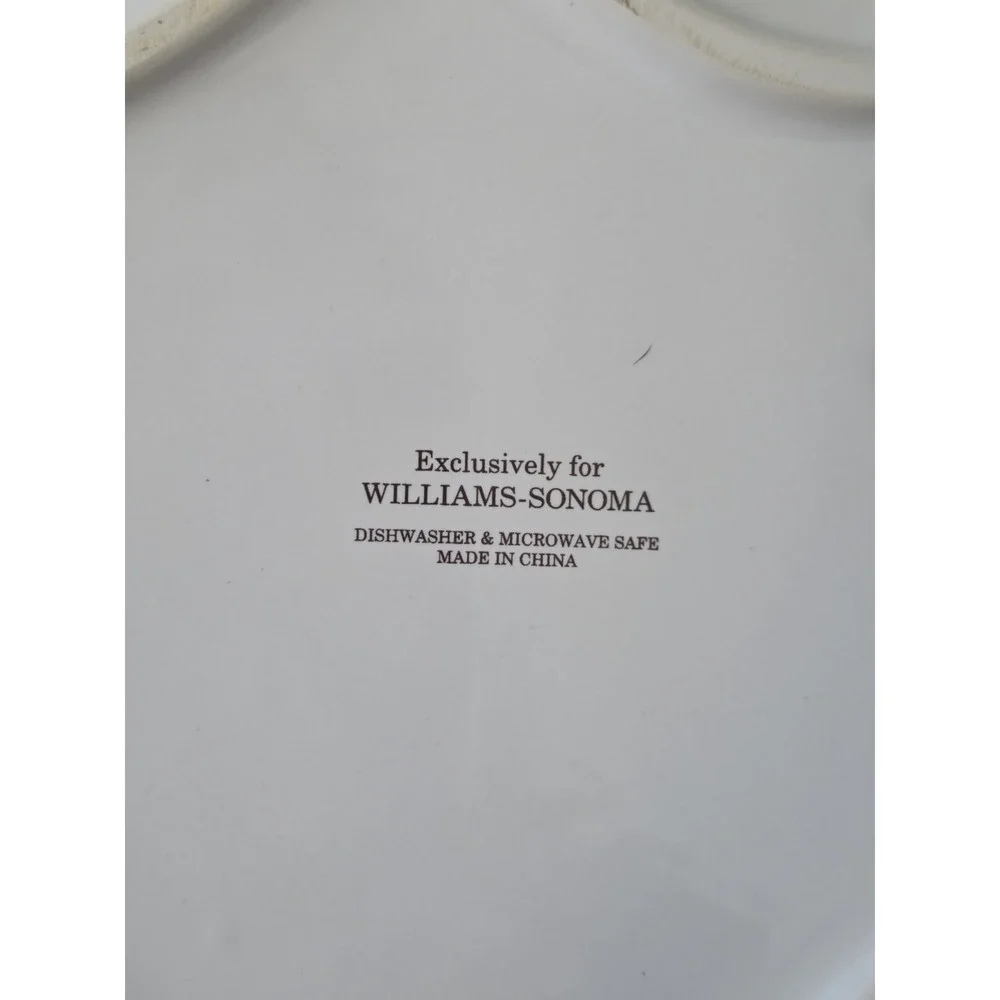 Williams-Sonoma White Antique Vegetable‎ Bowl
